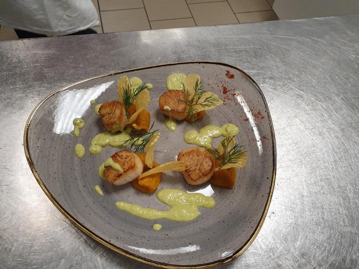 Logis Hotel Restaurant Le Relais De L'Abbaye Saint-Evroult-Notre-Dame-du-Bois Екстериор снимка